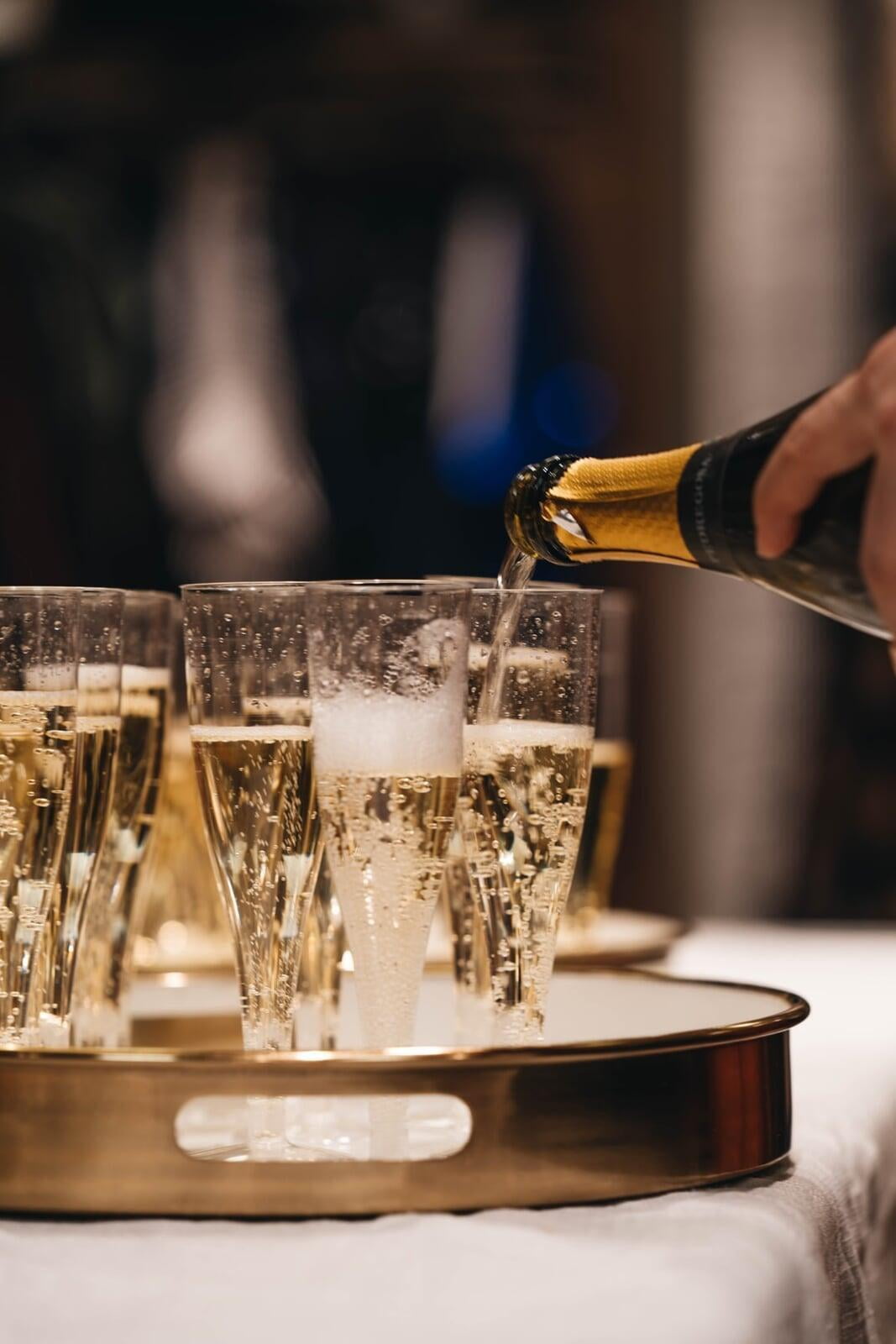 Sparkling wines go non-alcoholic